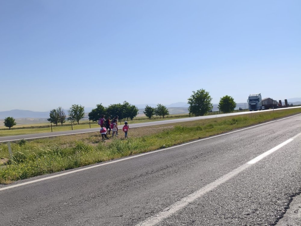 Kurtalan'da öğrencilerin tehlikeli okul yolculuğu