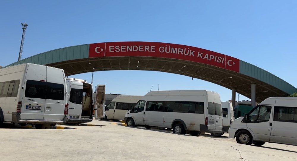 Esendere'de 2 kilometrelik tır kuyruğu oluştu