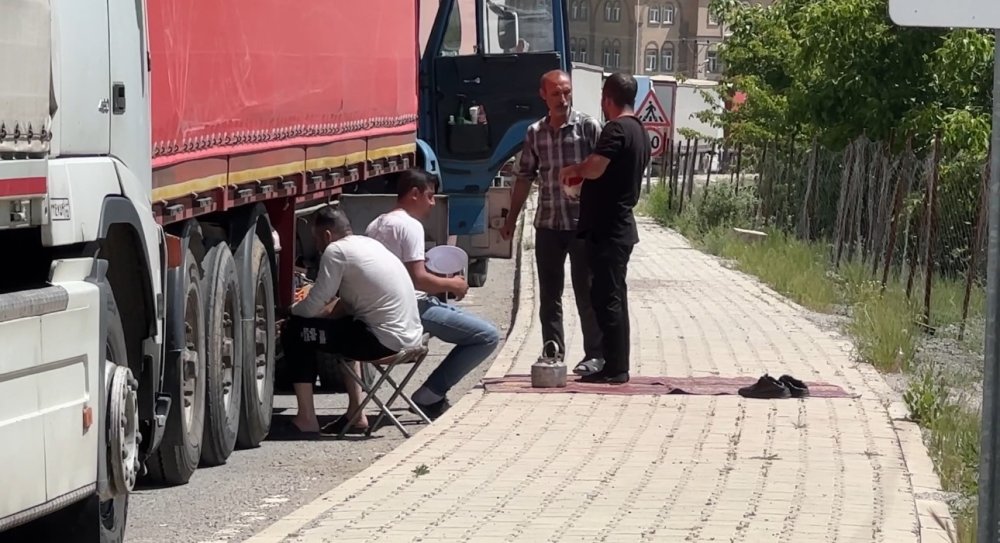 Esendere'de 2 kilometrelik tır kuyruğu oluştu