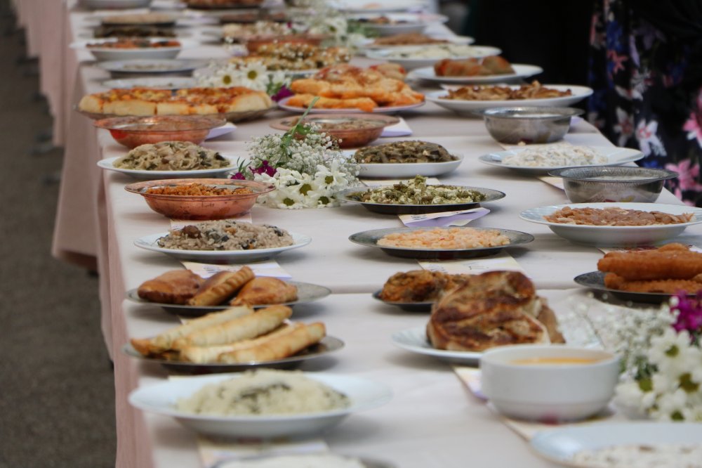 Hakkari'de "1'inci Yöresel Ot Festivali" gerçekleştirildi