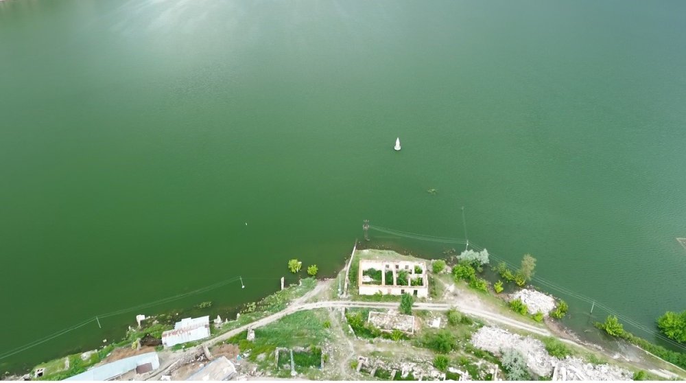 Baraj kapakları kapatıldı, köy sular altında kaldı