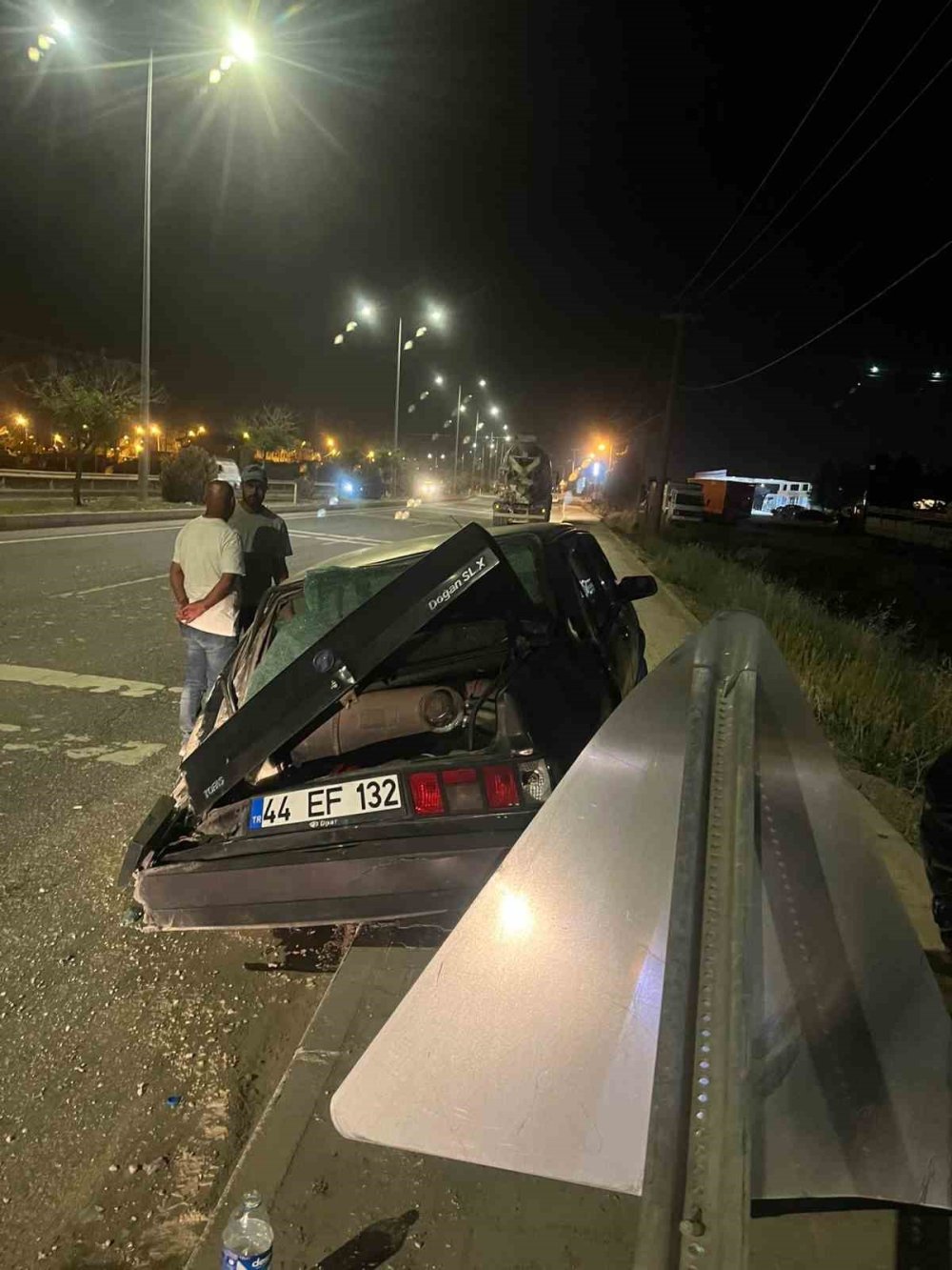 Mikser otomobile çarptı: 1 yaralı