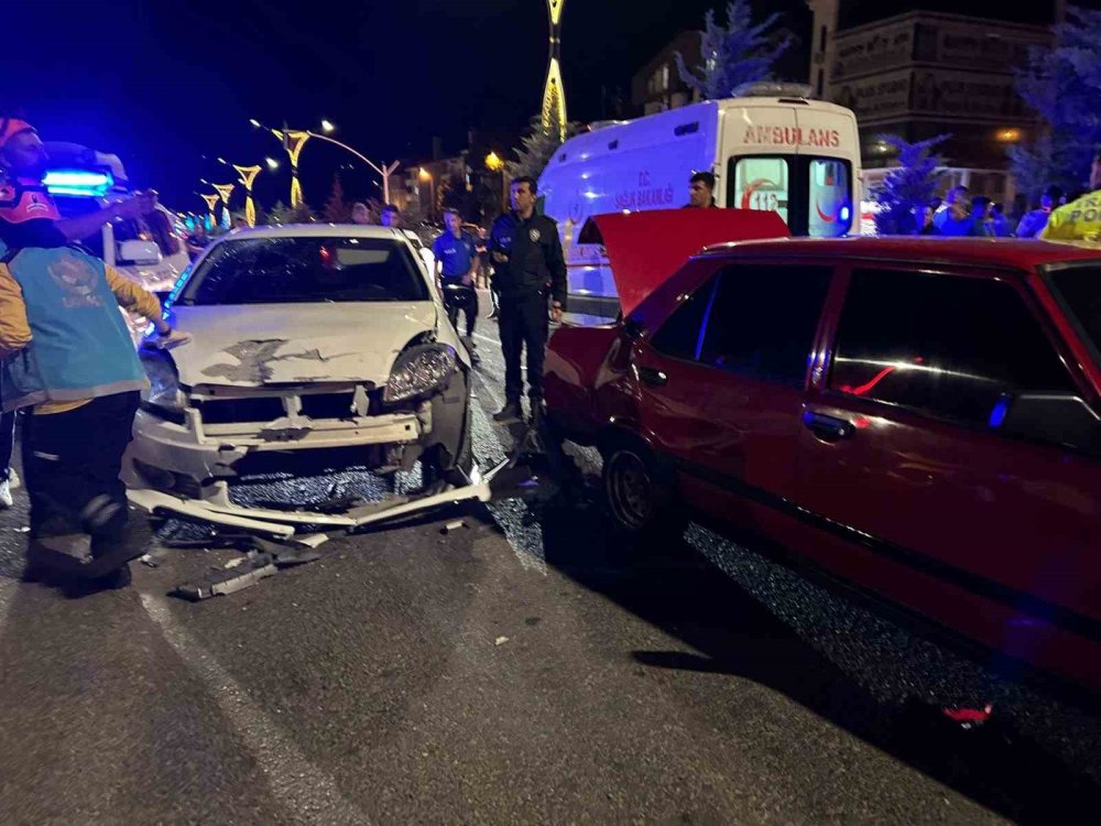 Bingöl’de zincirleme trafik kazası: 6 yaralı