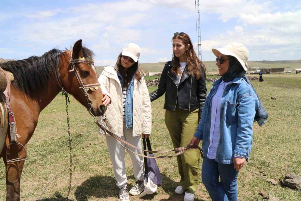 Diyadin’de öğretmenlerin doğada ilk deneyimi