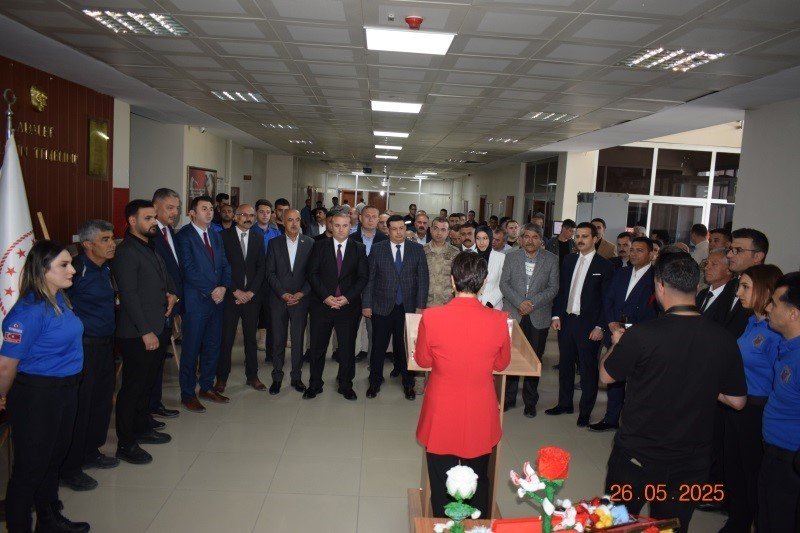 Patnos’ta hükümlü ve tutukluların ürünleri sergilendi