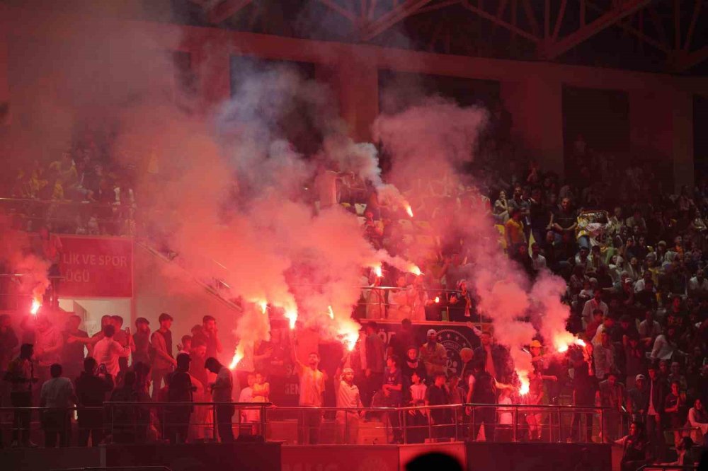 Muşspor, şampiyonluğunu kutladı