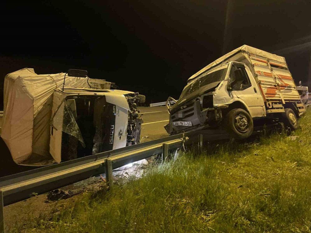 Kars’ta iki kamyonet çarpıştı: 3 kişi yaralandı