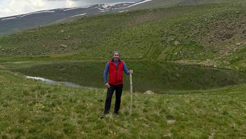 Erciş'te 2 bin 700 rakımdaki Yıldız Gölleri görüntülendi