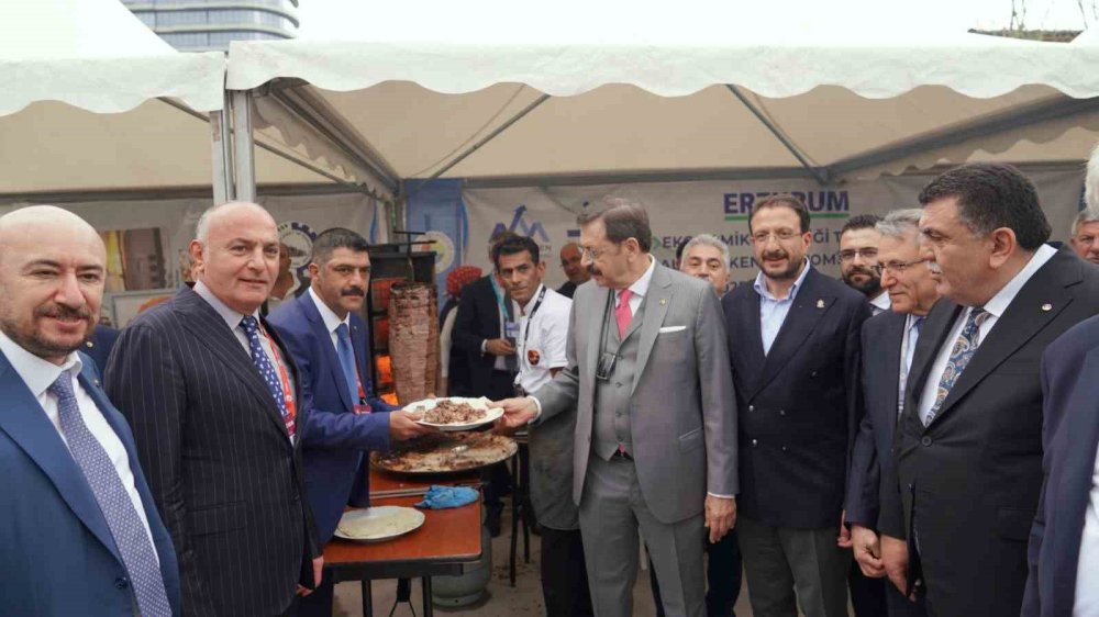 Hisarcıklıoğlu’ndan ETSO standına ziyaret