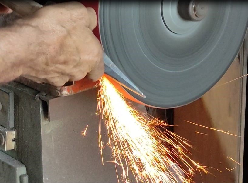 Bıçaklar bileniyor