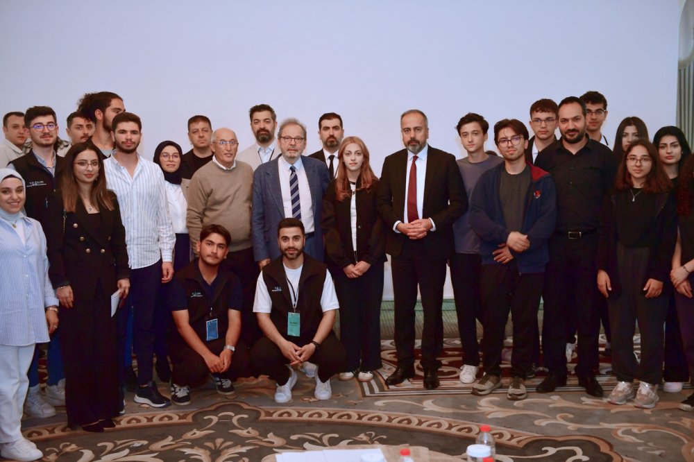 Cüneyd Zapsu, Van'da gençlerle buluştu