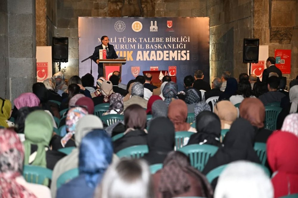 Erzurum’da "Hukuk Akademisi" oturumları tamamlandı