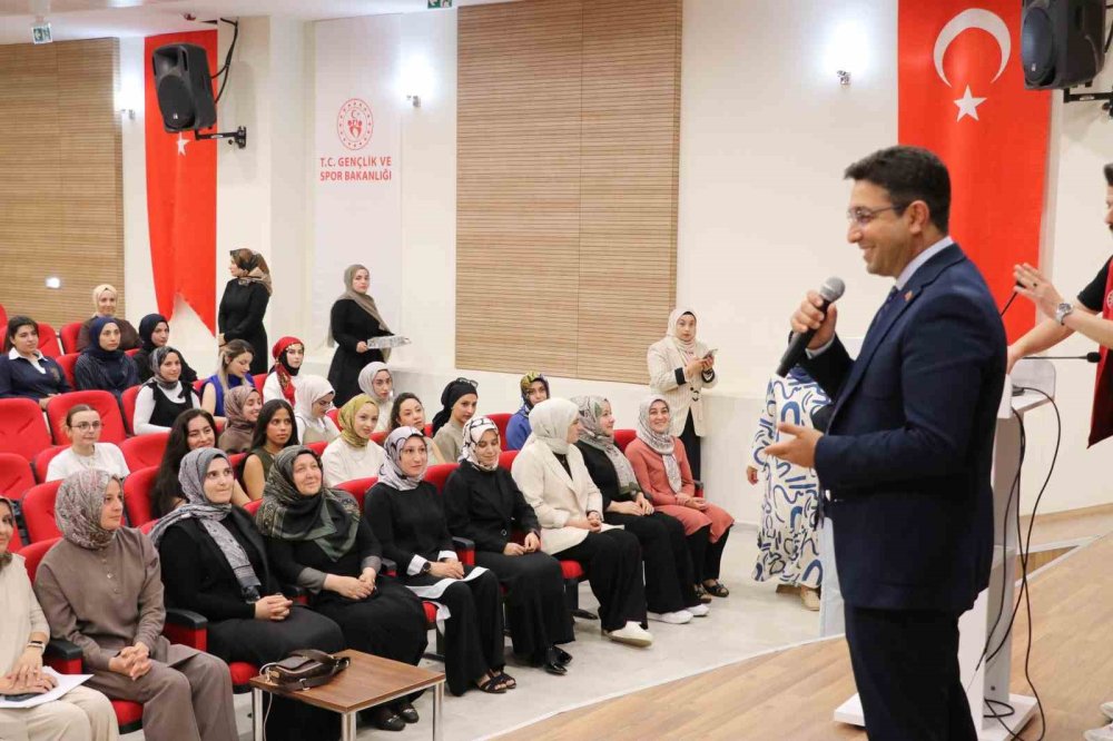 Muş’taki öğrenci yurtlarında mezuniyet etkinlikleri