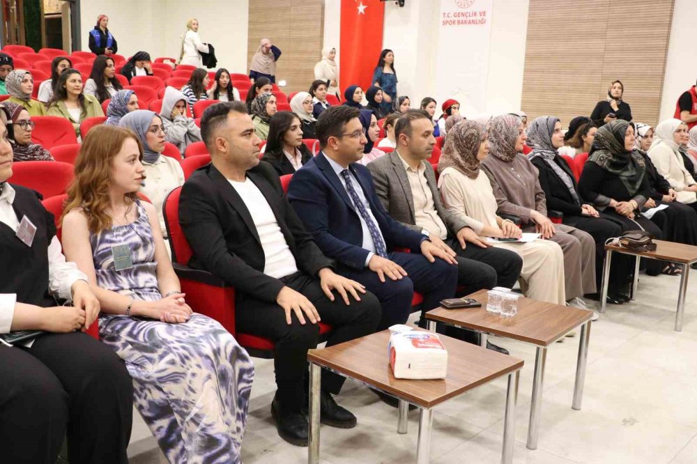 Muş’taki öğrenci yurtlarında mezuniyet etkinlikleri