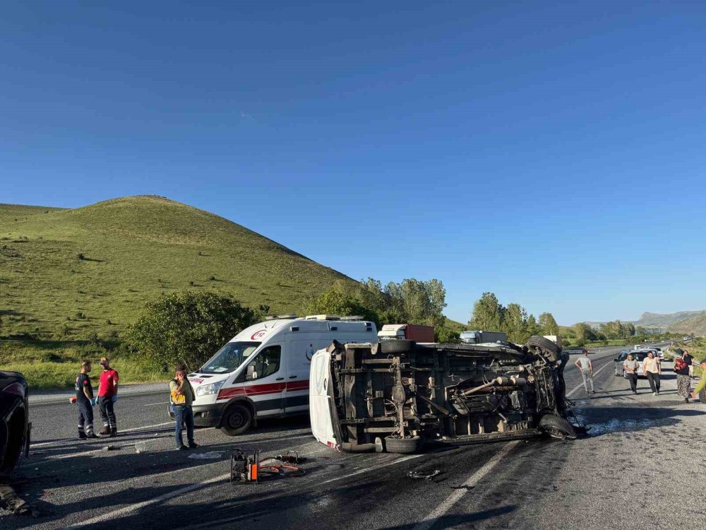 Tatvan'da feci kaza: 2 ölü, 2 yaralı