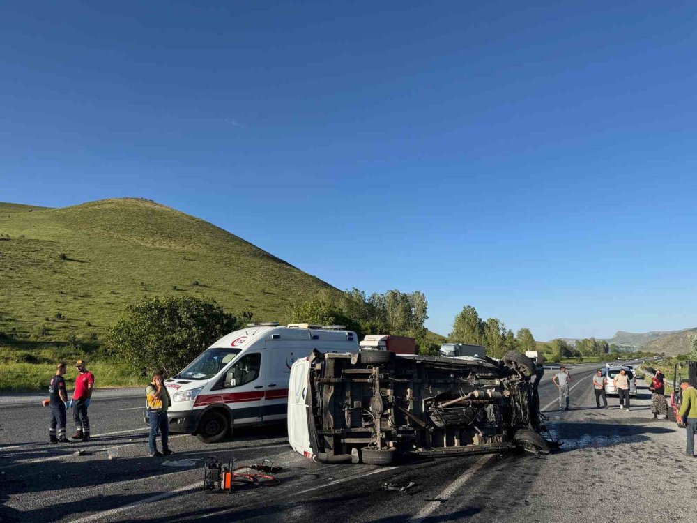 Tatvan'da feci kaza: 2 ölü, 2 yaralı