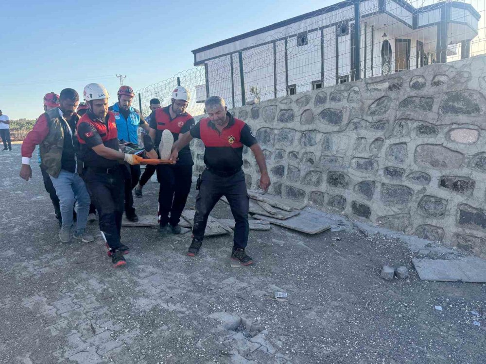 Bozova'da çöken istinat duvarının altında kalan 4 işçi yaralandı