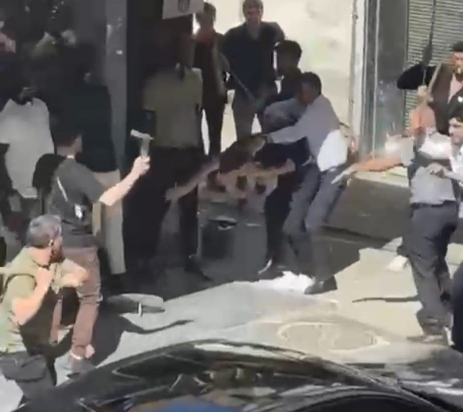 Cizre'de iki grup arasında taşlı sopalı kavga: 3 kişi yaralı