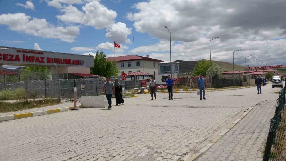 Van’daki cezaevlerinde bazı tahliyeler başladı