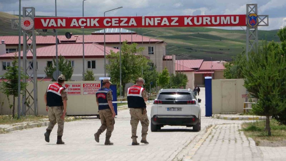 Van’daki cezaevlerinde bazı tahliyeler başladı