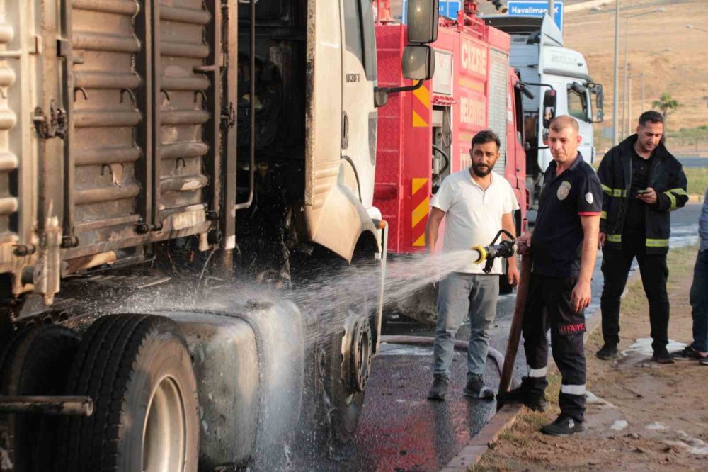 Balatalarda oluşan ısınma, tırda yangına neden oldu