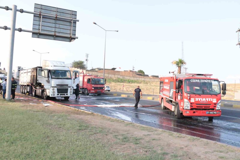 Balatalarda oluşan ısınma, tırda yangına neden oldu