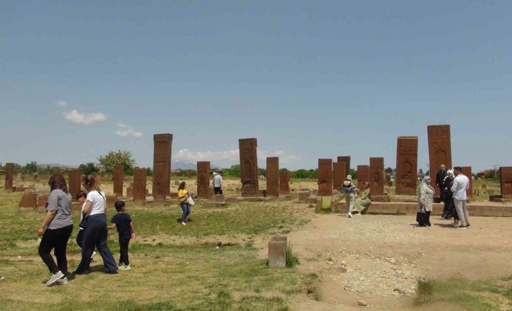 Ahlat’ta Kurban Bayramı yoğunluğu yaşanıyor
