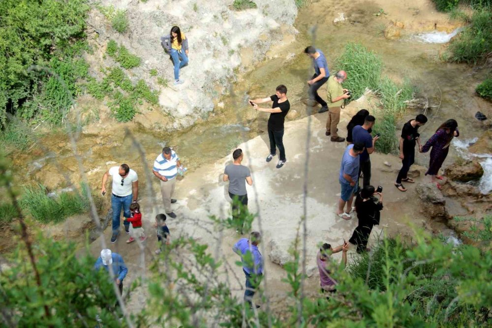 Girlevik Şelalesi’ne bayramda ziyaretçi akını