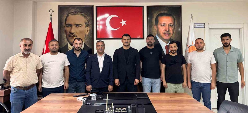 Şırnak'taki Sağlık sendikası temsilcileri siyasi partilerle bir araya geldi