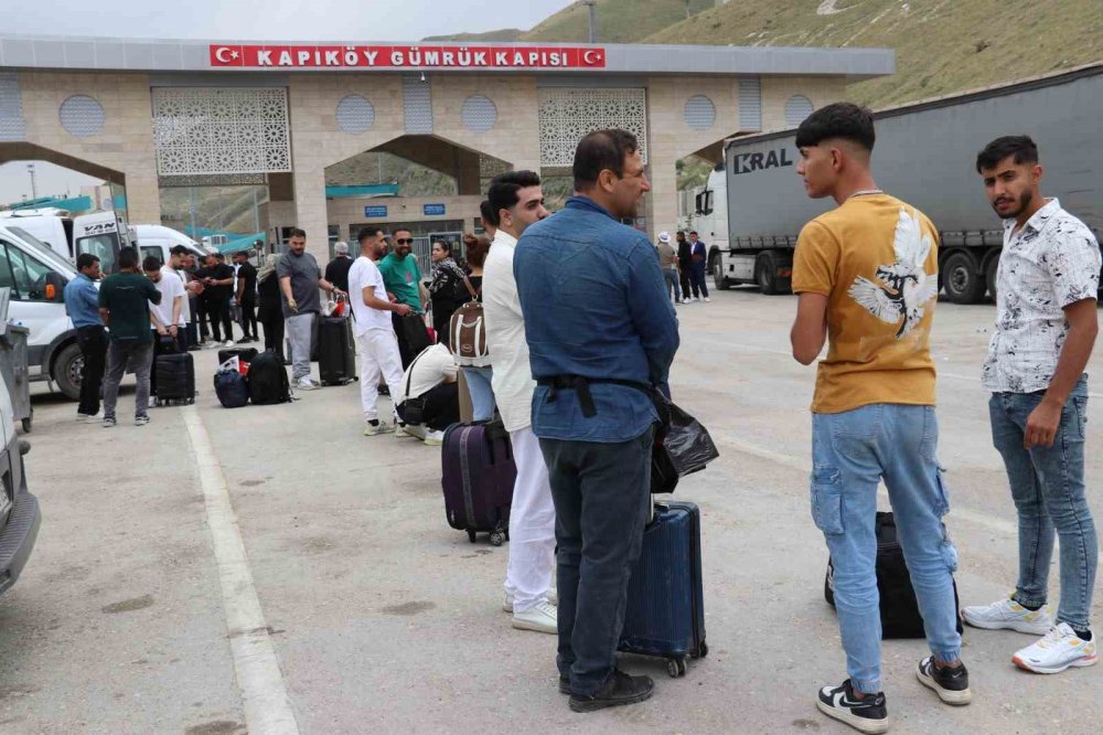 İranlı turistlerden İsrail açıklaması: "İntikam duygusu içindeyiz"