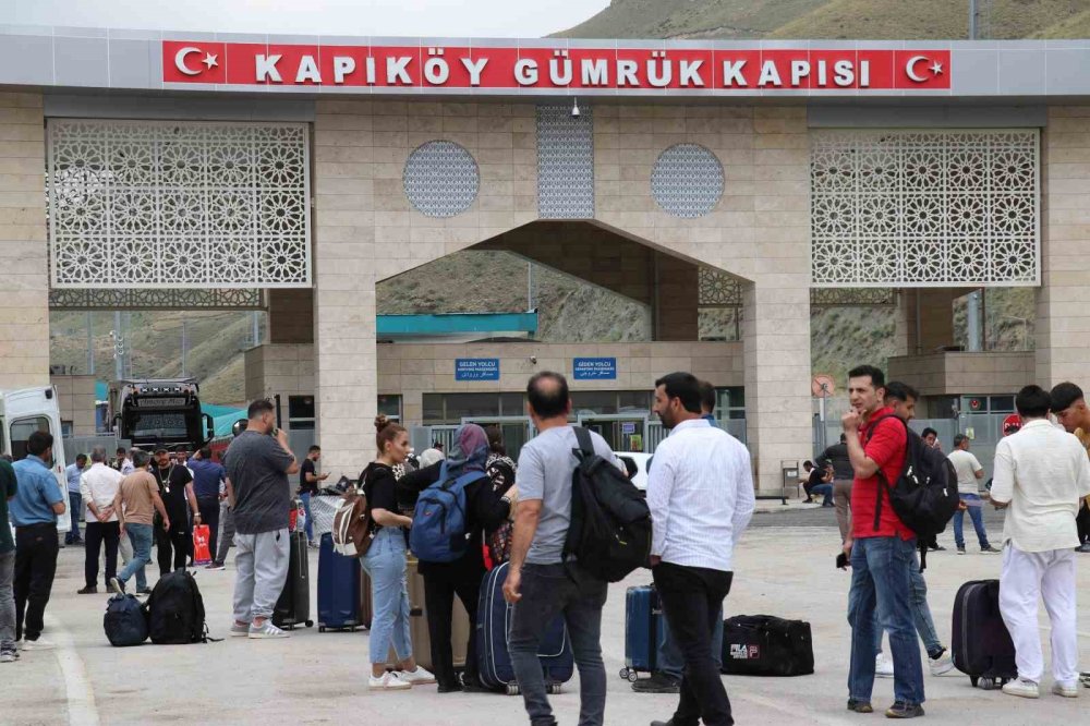 İranlı turistlerden İsrail açıklaması: "İntikam duygusu içindeyiz"