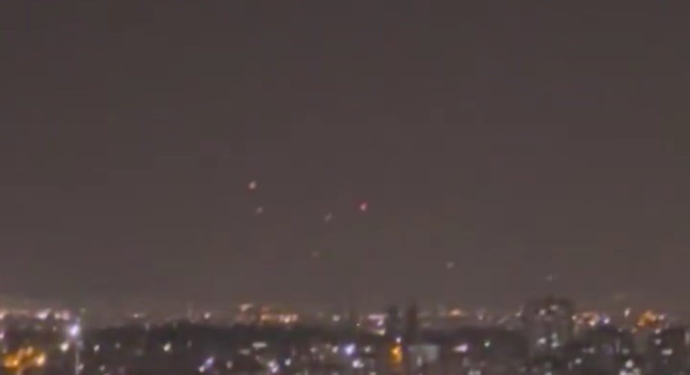 İran’ın İsrail’e attığı füzeler gece boyunca Antep’ten görüldü