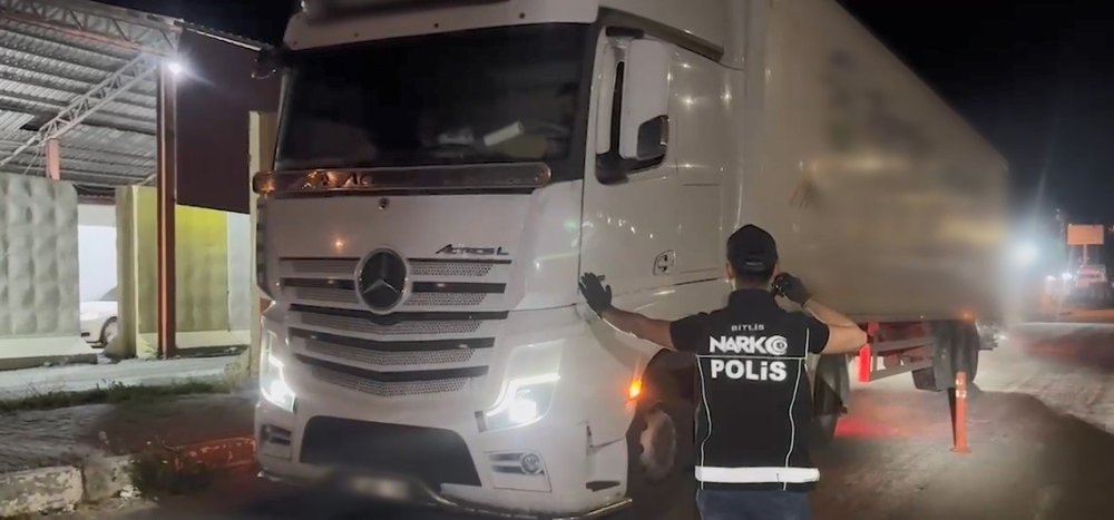 Salça içinde uyuşturucu yakalandı