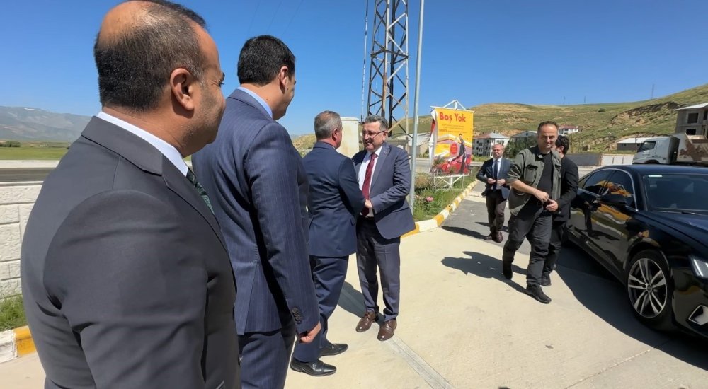 Trabzon Büyükşehir Belediye Başkanı Genç, Yüksekova’daydı
