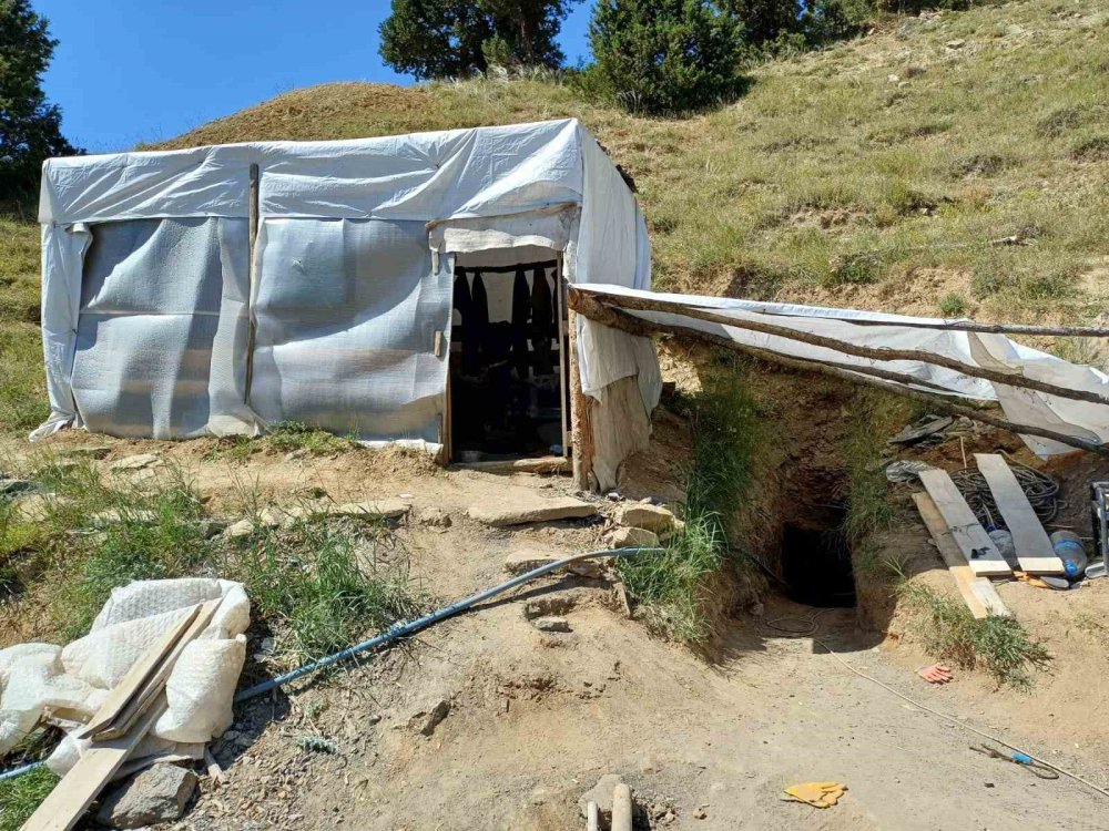 Erzurum'da göçüğün yaşandığı taş ocağından ilk görüntüler