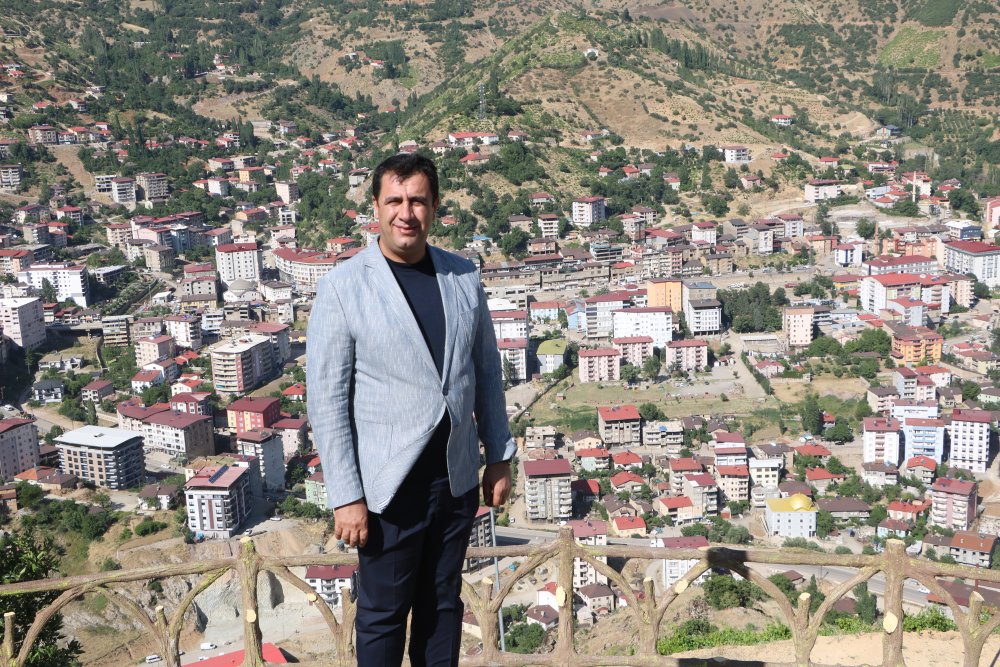 Şemdinli Jandarma Komutanlığı binasının yerine gençlik merkezi yapılıyor