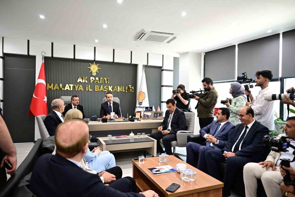Bakan Bayraktar: "Deprem bölgesinde yeni yerleşim alanlarında doğalgaz altyapısı yılsonuna kadar tamamlanacak"