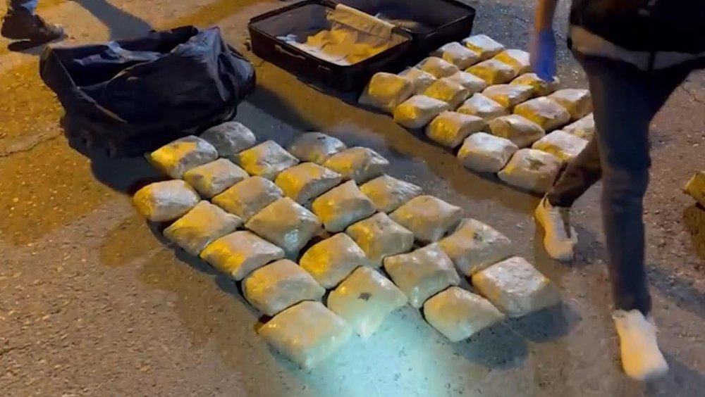 Batman’da durdurulan tırda 27 kilogram esrar ele geçirildi