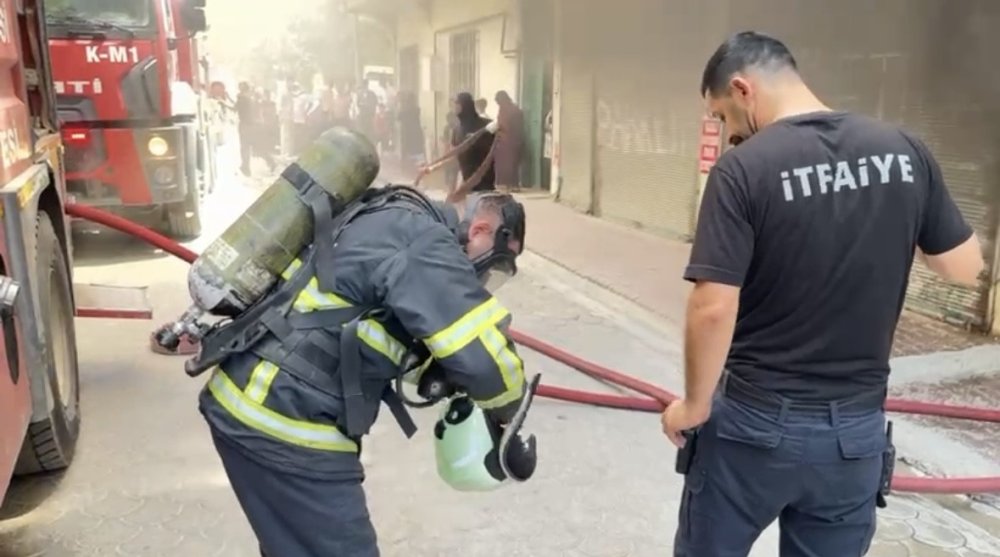 Kızıltepe'de mobilya deposunda yangın paniğe neden oldu