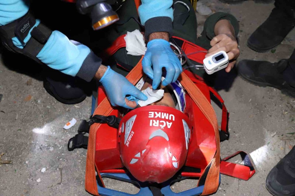 Muradiye'de 4 ilden 125 personelin katılımıyla enkazda arama kurtarma tatbikatı