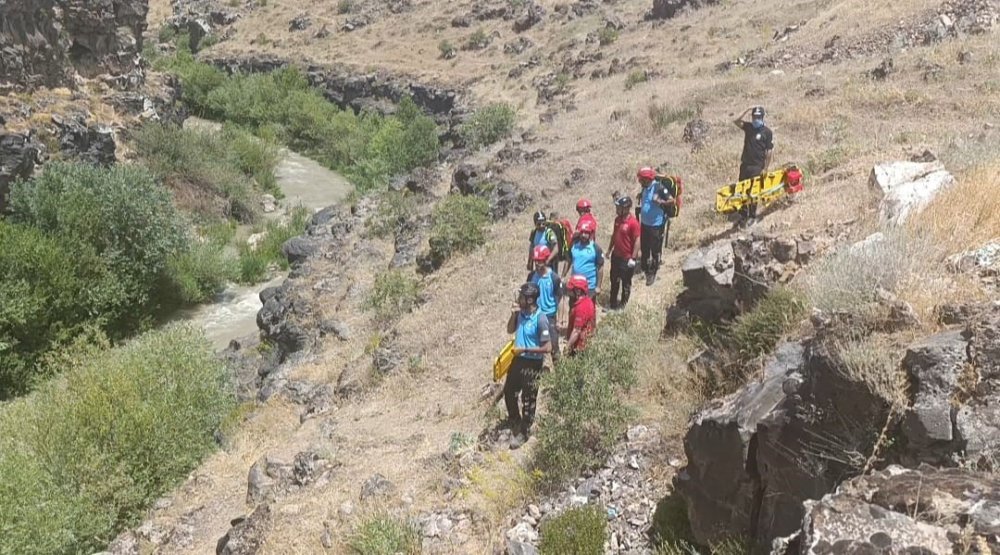 Van’da düşmeye bağlı yaralanan vatandaşları kurtarma tatbikatı