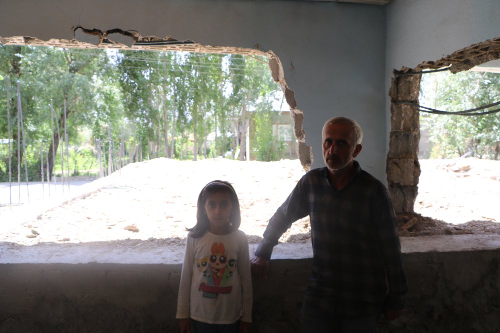Yüksekova'da tek katlı evde yılan kabusu
