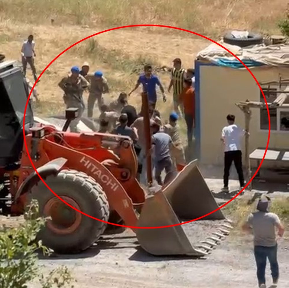 Beytüşşebap'ta sopalı, tekmeli, yumruklu kavga: 5 yaralı, 5 gözaltı