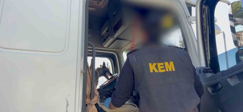 Piknik tüpü içinde eroin nakliyatı