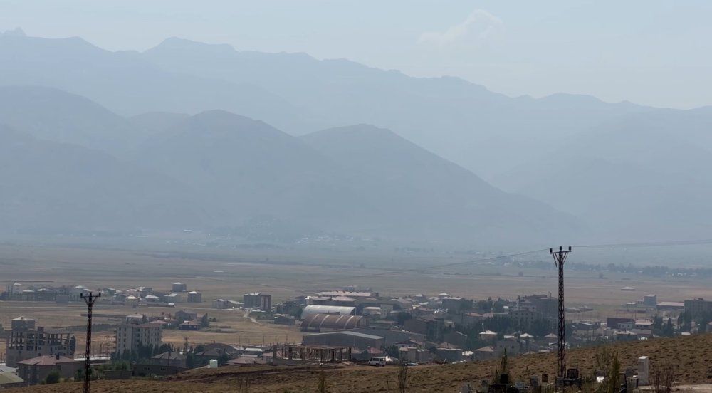 Yüksekova’da toz bulutu etkili oldu