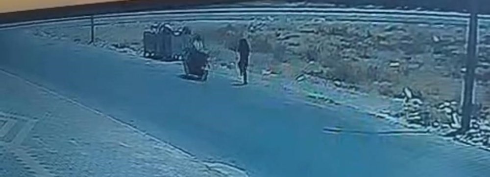 Çocuğa motosikletli saldırı kameraya yansıdı