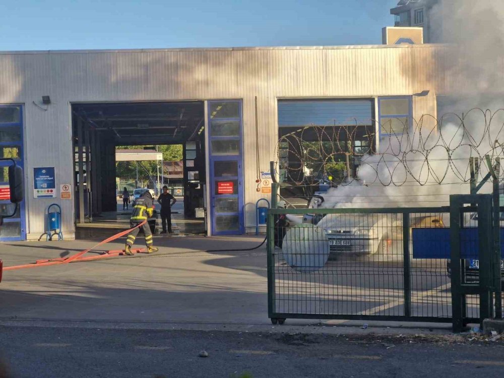 Muayeneden geçmeyen otomobilini yaktı