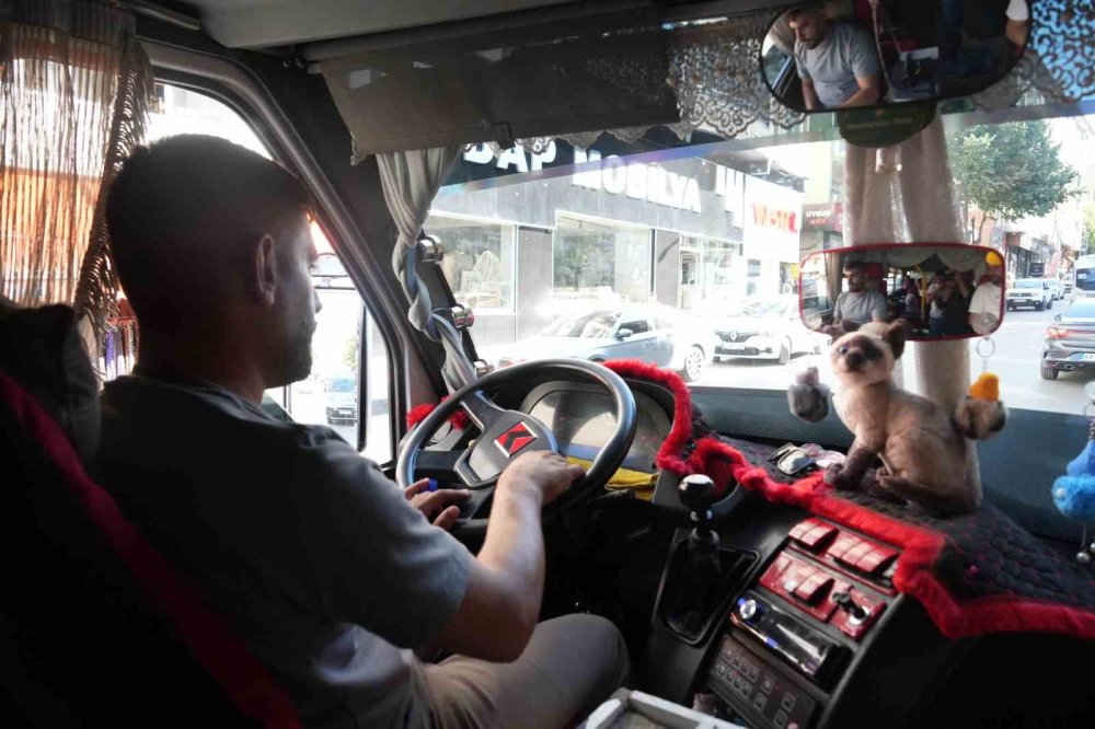 Muş’ta oyuncaklı otobüse yoğun ilgi