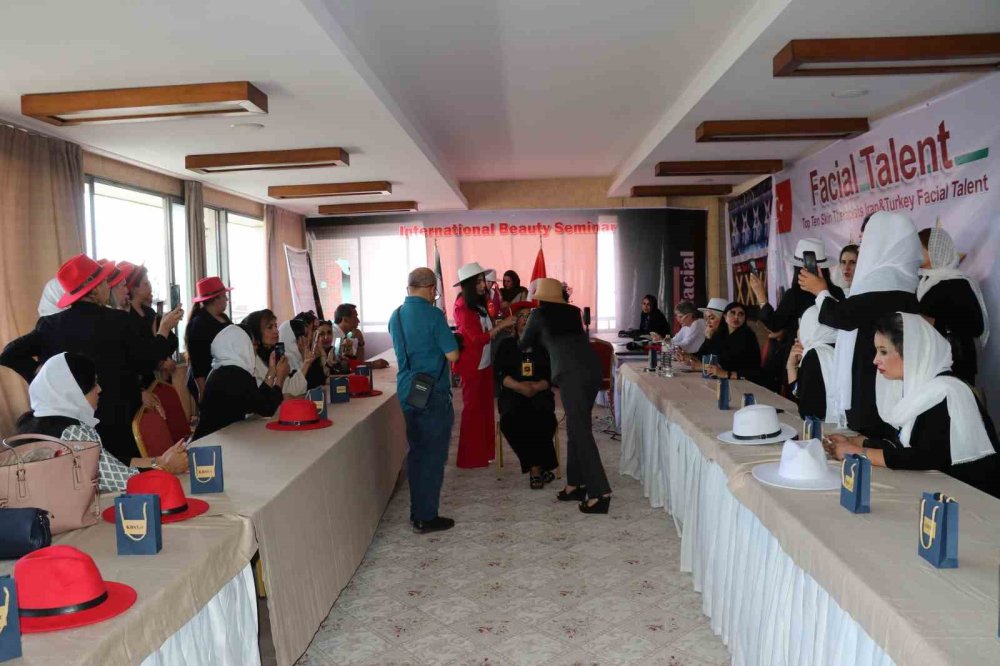 İranlılar Van’da hem eğleniyor hem eğitim görüyor