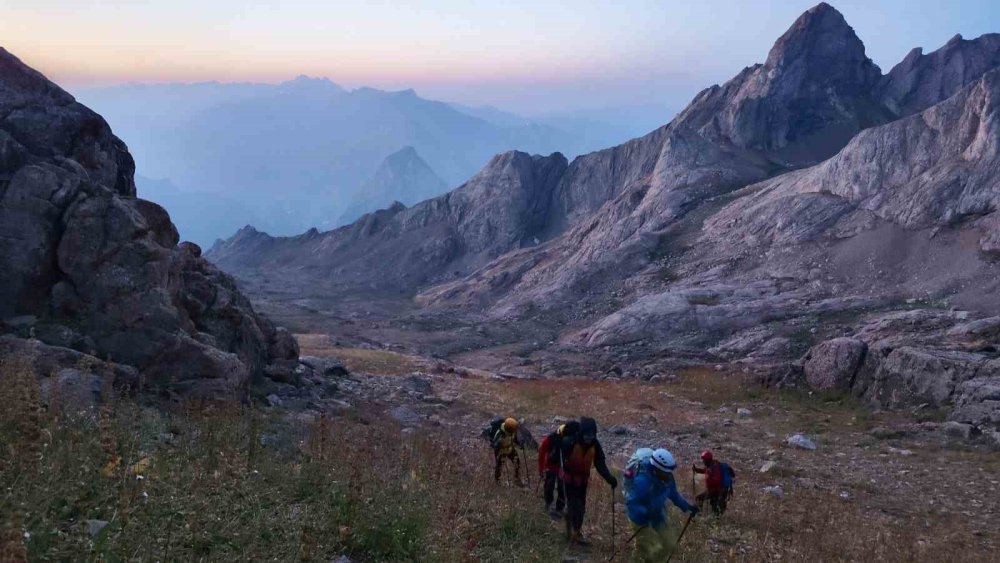 Dağcılardan Cilo Dağı’na zirve tırmanışı